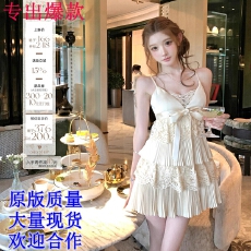 批发池昭昭Chiarazz白昼蕾丝工坊<b class='q'>走</b><b class='q'>秀</b><b class='q'>款</b>缎面蕾丝百褶千层蝴蝶结吊带裙