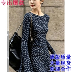 批发海边度假穿搭夏日法式绝美不撞款气质掐腰显瘦碎花喇叭袖连衣裙女