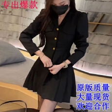 批发法式轻奢高级感收腰性感连衣裙女秋新款V领显瘦修身A字裙子