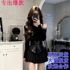 批发法式御姐风黑色斜领露肩长袖连衣裙女秋冬气质收腰显瘦百褶短裙子