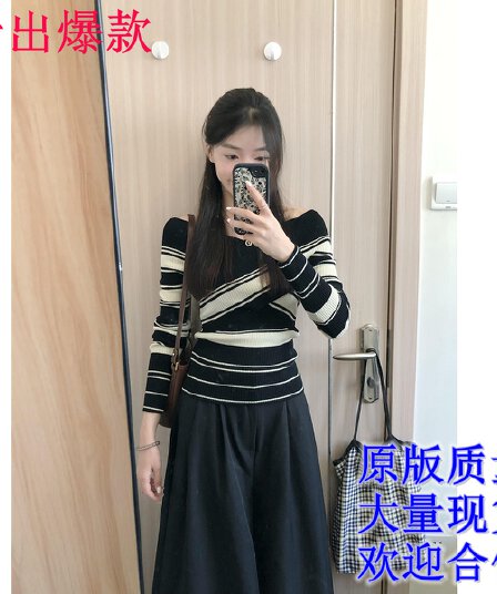있음 도착 이른 가을 프랑스식 십자가 V넥 몸매 가꾸기 스트라이프 니트 스웨터 오프숄더 스웨터 몸매 가꾸기 맨위 여성 가을