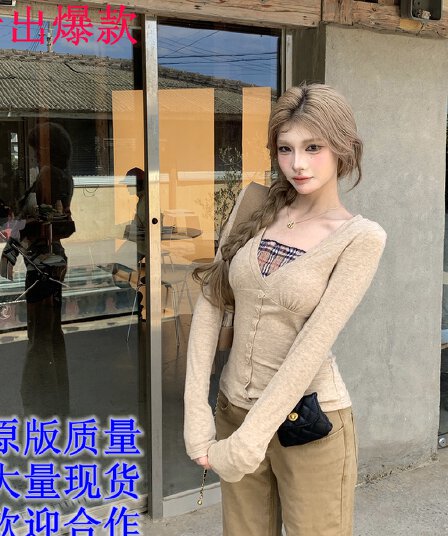 긴팔 티셔츠 가을 2026 새로운 여성 페이크 레이어드 카키 색 인사이드 가져 가라. 만나는 그레이트 봐. 의류