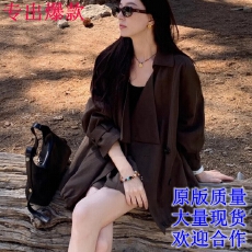 批发<b class='q'>夏</b>诗文 莱赛尔天丝棉撞色扣荡领上衣女秋廓形可调节扣袢风衣外套