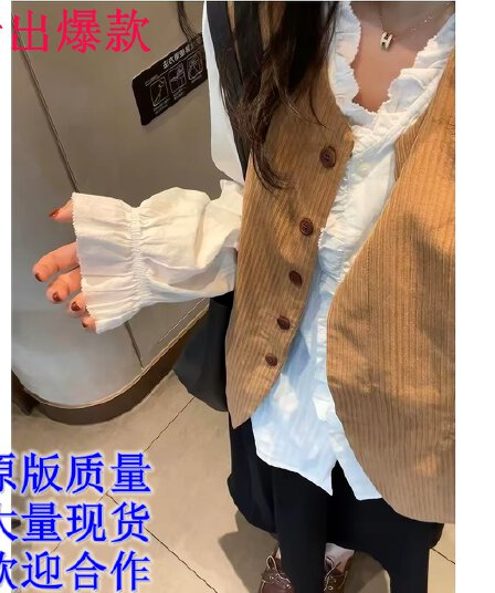 캐러멜 색상 레트로 코듀로이 어깨 베스트 스택 착용 레이스 셔츠 투피스 세트 ins 가을 분위기 센스 착용 가져 가라.