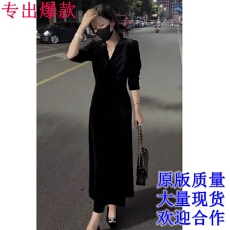 批发法式复古黑色丝绒<b class='q'>连衣裙</b>女2025冬季新款气质优雅V领收腰显瘦长裙
