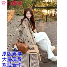 批发年轻时尚毛茸茸厚上衣短款仿皮草<b class='q'>甜美</b>波点皮毛一体双面穿毛毛外套