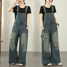 批发实拍2026夏季新款宽松文艺复古大码破洞<b class='q'>牛仔</b><b class='q'>背带裤</b><b class='q'>女</b>