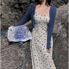 批发已出货韩国chic<b class='q'>套装</b>碎花吊带裙度假风显瘦开叉连衣裙＋长袖防晒