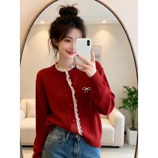 批发2026新年氛围感蕾丝拼接针织开衫毛衣女秋<b class='q'>冬</b>微胖大码减龄上衣