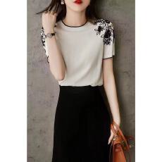 批发简单随性魅力 迷人落于肩头 刺绣钩花 圆领套头针织衫夏ELZY44115