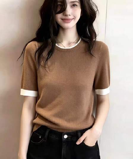 고급 센스 커피 색상 얼음 실크 반팔 티셔츠 여성 슬림해 보이는 작은 셔츠 여름 새로운 페이크 레이어드 배색 니트 맨위