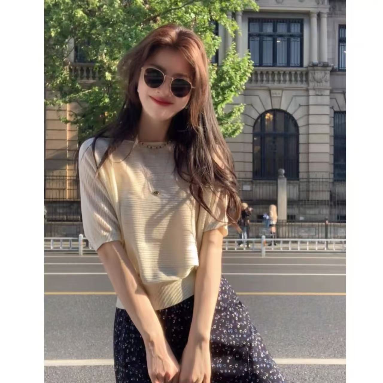 한 부서 부드러운 바람 스트라이프 얼음 실크 니트 반팔 티셔츠 여성 여름 자이언트 잘 생긴 느긋한 바람 연령 감소 슬림해 보이는 맨위