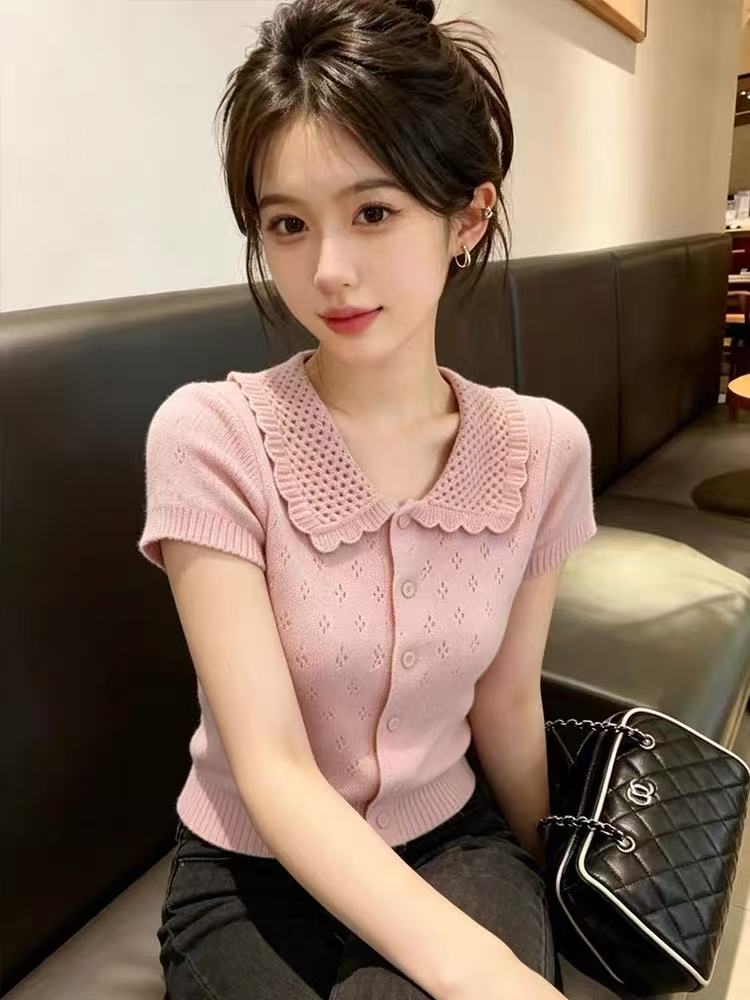 달콤한 자매 바람 핑크색 홀로우 아웃 베이비 칼라 니트 오픈 가디건 여성 2026 여름 새로운 절묘한 아름다운 디자인 센스 맨위