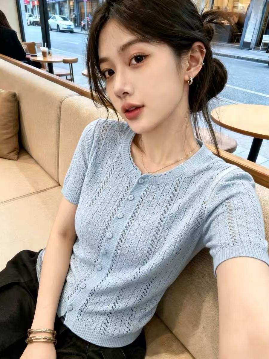 한 부서 라운드 넥 홀로우 아웃 싱글 줄 버튼 반팔 니트 오픈 가디건 여성 2026 여름 새로운 몸매 가꾸기 슬림해 보이는 외국 가스 맨위