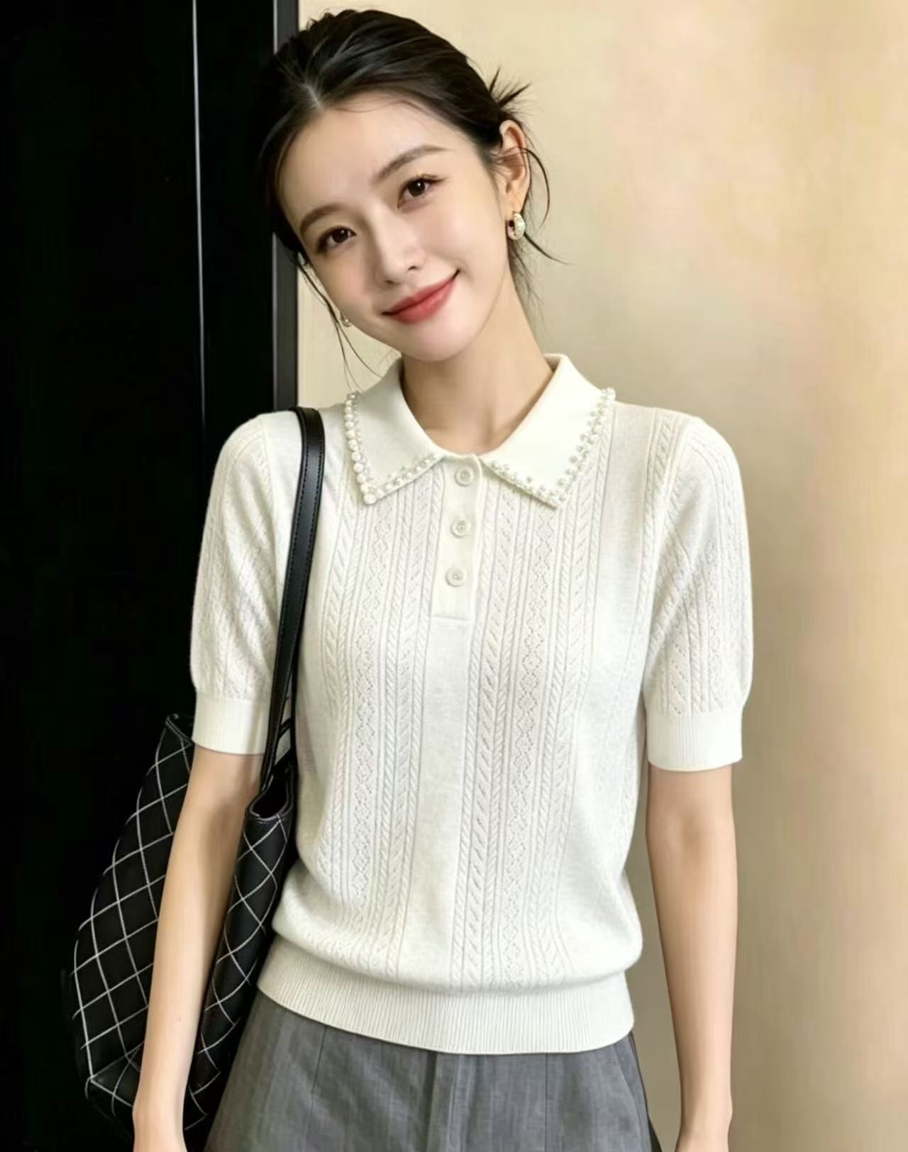 프랑스식 작은 샤넬 스타일 비즈 박기 폴로 칼라 니트 반팔 여성 여름 2026 새로운 디자인 센스 얇은 스타일 니트 스웨터 맨위