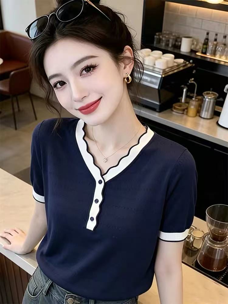 우아함 V넥 패치워크 색상 반팔 니트 스웨터 2026 여름 디자인 센스 다용도 연령 감소 맨위 느슨함 센스 부드럽다 여성