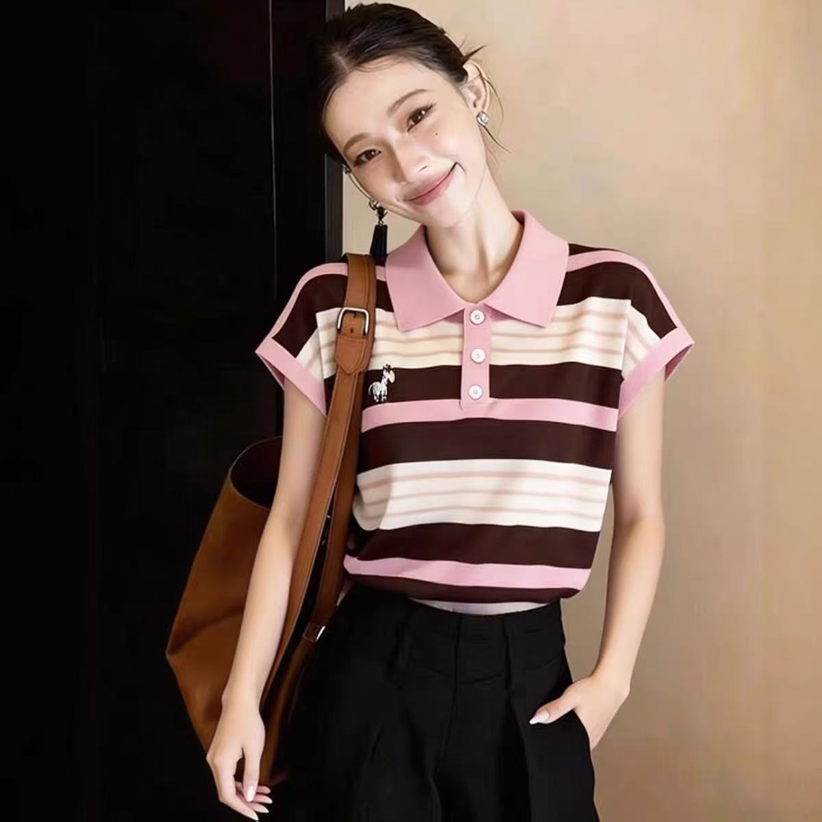 한 부서 chic 배색 스트라이프 POLO 칼라 반팔 티셔츠 여성 얼음 실크 니트 스웨터 여름 새로운 슬림해 보이는 맨위 트렌디
