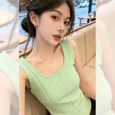 批发韩系复古无袖针织背心女2026<b class='q'>夏</b>季新款绿色超修身显瘦百搭通勤上衣
