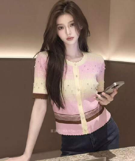 2026 여름 새로운 여성 작은 샤넬 스타일 패치워크 색상 니트 오픈 가디건 여성용 짧은 소매 비즈 박기 몸매 가꾸기 품격 티셔츠 사탕 색상