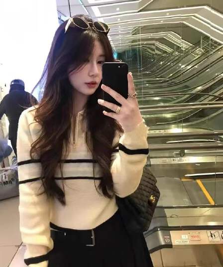 한국 동대문 pouch2026 가을 새로운 POLO 칼라 스트라이프 니트 스웨터 여성 루즈핏 양모 스웨터 맨위