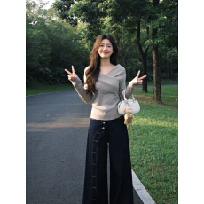 已到货 秋冬新款修身显瘦设计感V领露锁骨长袖针织衫