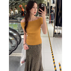 已到货  橘色上衣一字肩针织上衣短袖设计感短款t恤温柔时尚