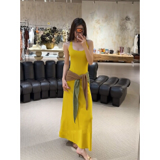批发已到货  黄色针织吊带连衣裙搭配披肩两件套2025年新款设计感女