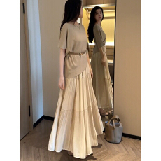 已到货 夏季新款气质温柔通勤斜肩上衣浅色高腰半身裙两件套女