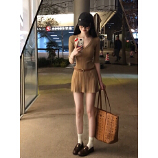 批发已到货 <b class='q'>夏</b>送皮带V领中袖腰带针织裙女辣妹修身显瘦针织短裙<b class='q'>夏</b>天