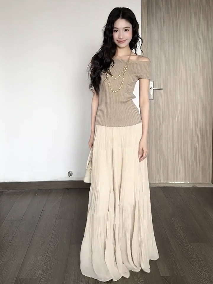 있음 도착 오프숄더 니트 맨위 반팔 디자인 센스 쇼트 스타일 티셔츠 부드러운 패션 한 마디 반신 스커트 세트