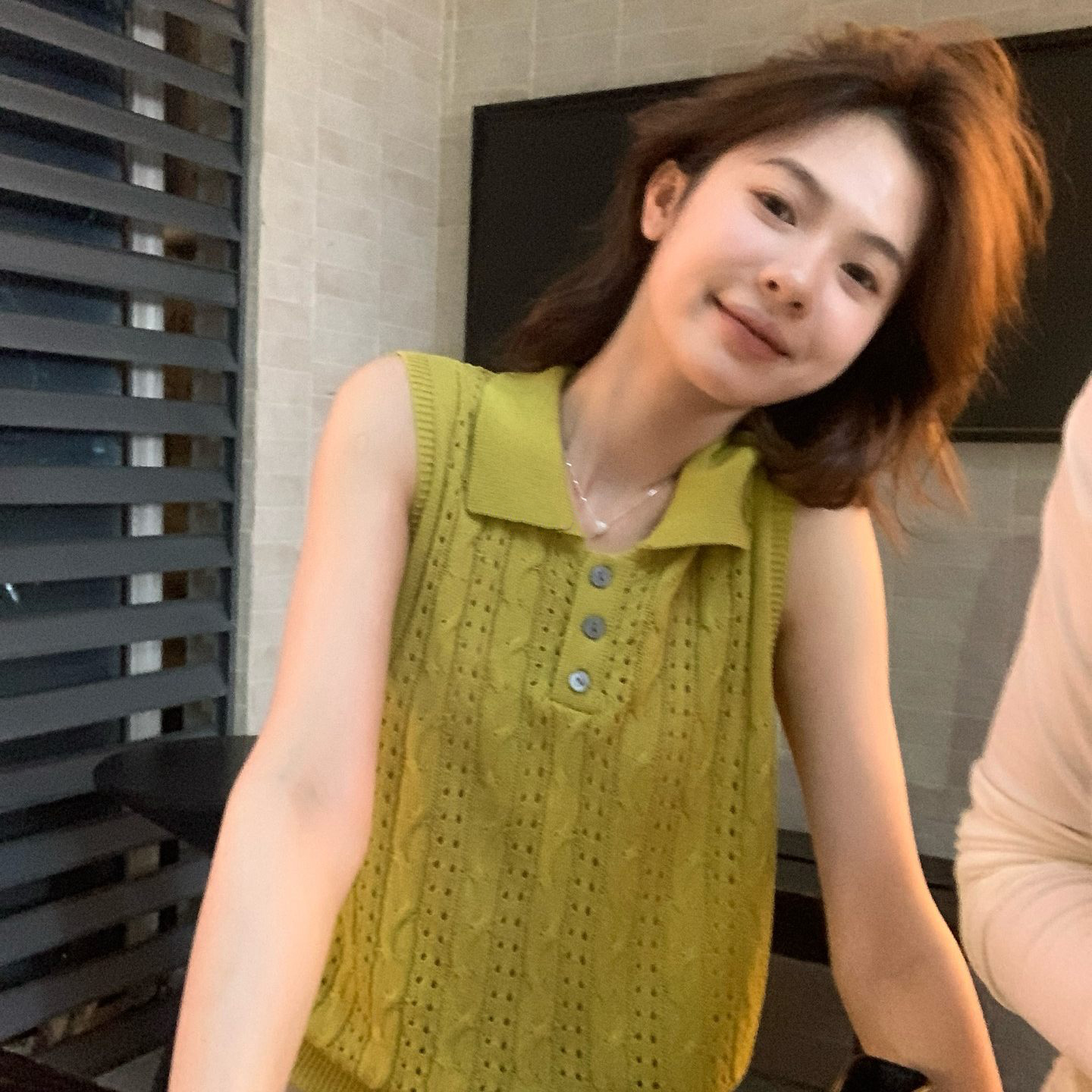 있음 도착 한숟가락 달콤한 한 부서 다용도 슬림해 보이는 홀로우 아웃 polo 민소매 니트 조끼 맨위 여성 2026 여름