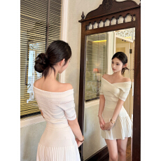 批发已到货 夏日小白花 针织套装女春夏季一字肩上衣百褶裙两件套