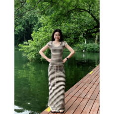 批发已到货 卡布奇诺莱赛尔天丝休闲简约慵懒风条纹U领短袖两件套<b class='q'>夏</b>季