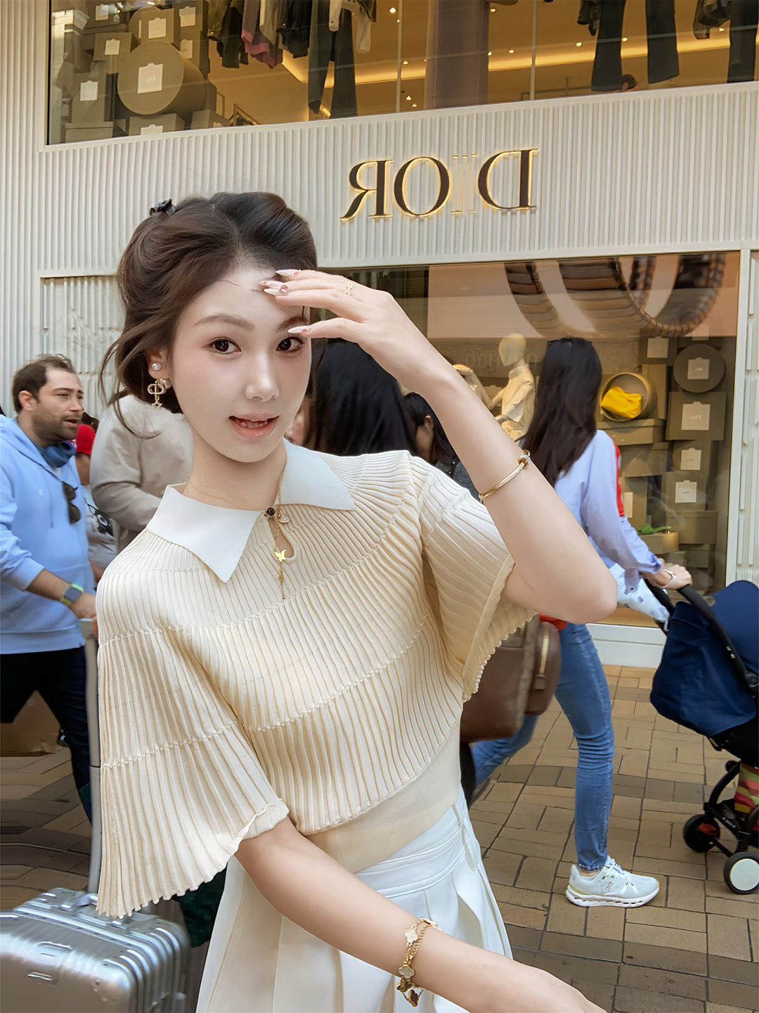 있음 도착 망토 디자인 센스 반팔 티셔츠 여성 여름 2026 새로운 인사이드 가져 가라. 기본 셔츠 맨위