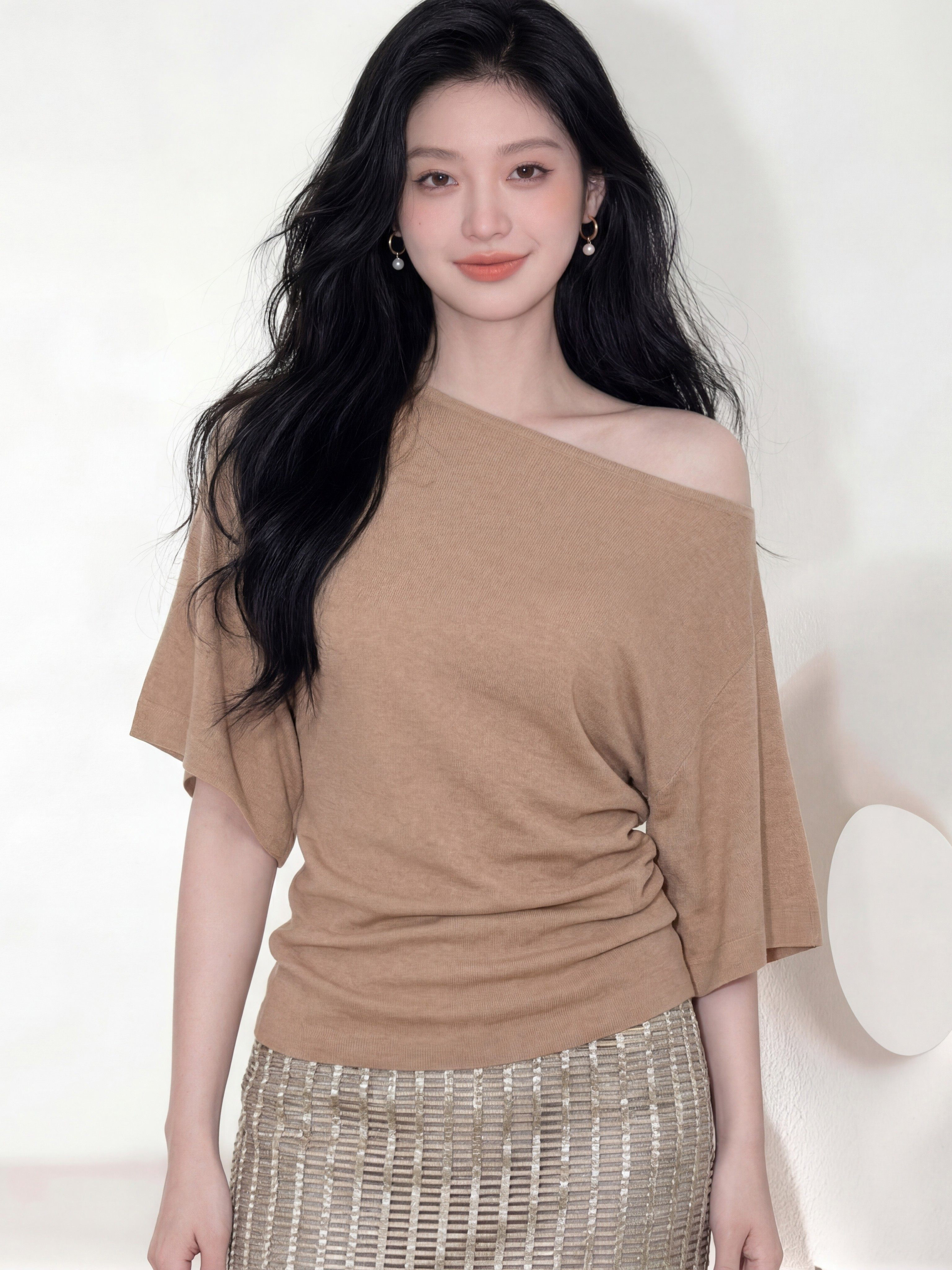 있음 도착 한국 스타일 비스듬한 어깨 니트 스웨터 여성 2026 여름 몸매 가꾸기 슬림해 보이는 반팔 맨위 Chic