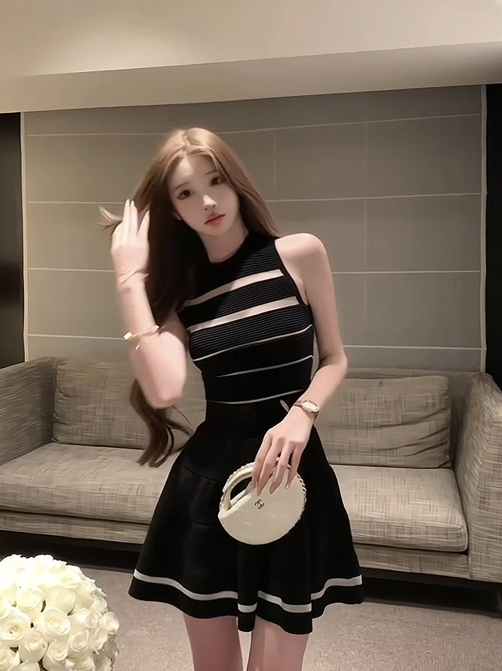 있음 도착 장 원 영어 같은 단락 망사 패치워크 홀로우 아웃 검정색 스트라이프 니트 여성 드레스 여름 새로운 민소매