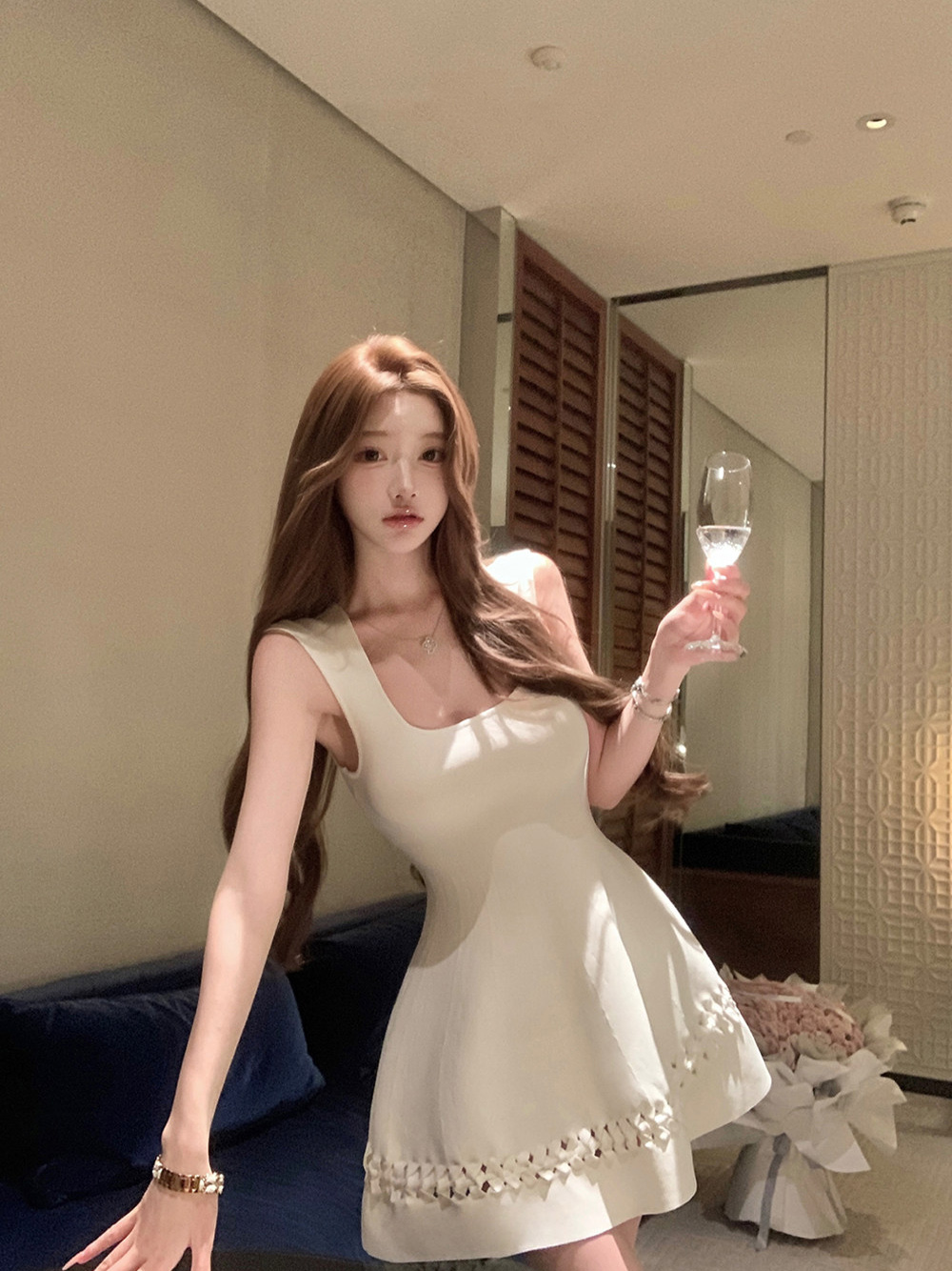 수영장 자오 짜오 26ss 한자 오 천 골드 alai 순수한 흰색 작은 흰색 꽃 니트 허리 수축 드레스 품격 미니 스커트 여성