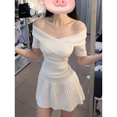 批发已到货 夏日小白花 针织套装女春夏季一字肩<b class='q'>上衣</b>百褶裙两件套