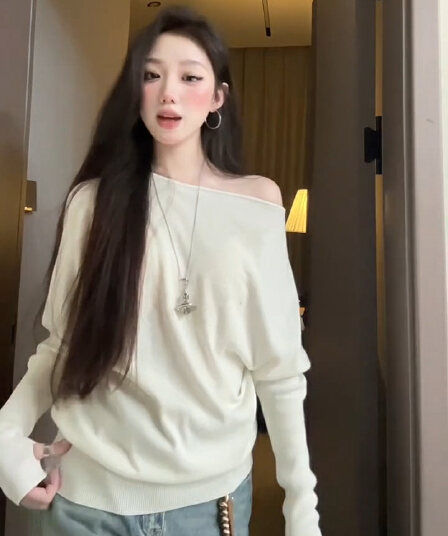 있음 도착 화이트 맨위 여성 티셔츠 긴팔 슈퍼 잘 생긴 쇼트 스타일 오프숄더 핫걸 새로운 디자인 센스 여성 가을