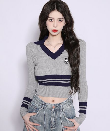 있음 도착 V넥 기본 셔츠 여성 조기 가을 스웨터 디자인 센스 작은 대중 인사이드 가져 가라. 니트 몸매 가꾸기 긴팔 가을
