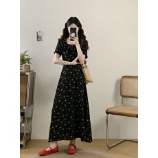 批发实拍<b class='q'>大码</b>女装2026夏季新款法式赫本风时尚气质宽松显瘦碎花连衣裙