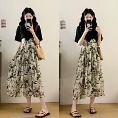 批发实拍<b class='q'>大码</b><b class='q'>女装</b>2025夏季新款法式碎花时尚气质遮肚显瘦假两件连衣裙