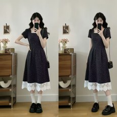 批发实拍<b class='q'>大码</b>女装2026夏季新款韩系温柔风方领波点拼接显瘦气质连衣裙