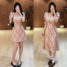 批发实拍大码女装2026<b class='q'>夏</b>季法式方领碎花蕾丝花边泡泡袖收腰显瘦连衣裙
