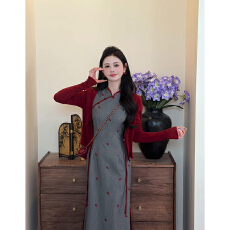 批发情深深新中式撞色蝴蝶结刺绣国风旗袍连衣裙2026<b class='q'>秋</b>季新款