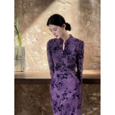 批发2026年紫色新中式改良旗袍女早<b class='q'>秋</b>订婚长袖提花针织收腰百搭连衣裙