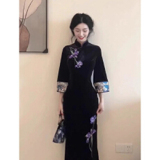 批发新中式国风黑色高级刺绣丝绒倒大袖改良旗袍女春秋<b class='q'>复古</b>气质连衣裙