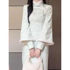 批发抹茶麻薯2025年冬季新款绿色倒大袖假两件改良旗袍<b class='q'>优雅</b>气质毛绒领