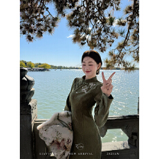 批发新中式国风【万物生】复古长袖旗袍女<b class='q'>秋</b>冬气质刺绣外套连衣裙套装