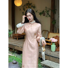 批发锦月'新中式蝴蝶缎面改良旗袍<b class='q'>冬</b>装加厚拼接毛领连衣裙